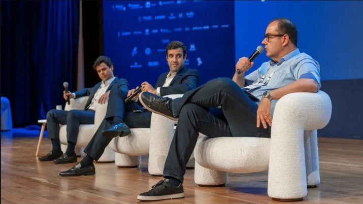 Ricardo Espindola, gestor de crédito privado da Porto Asset; Luciano Juaçaba, sócio do BTG Pactual; e Delano Macêdo, sócio e diretor responsável pela área de crédito da Solis Investimentos, durante o BTG Summit 2025