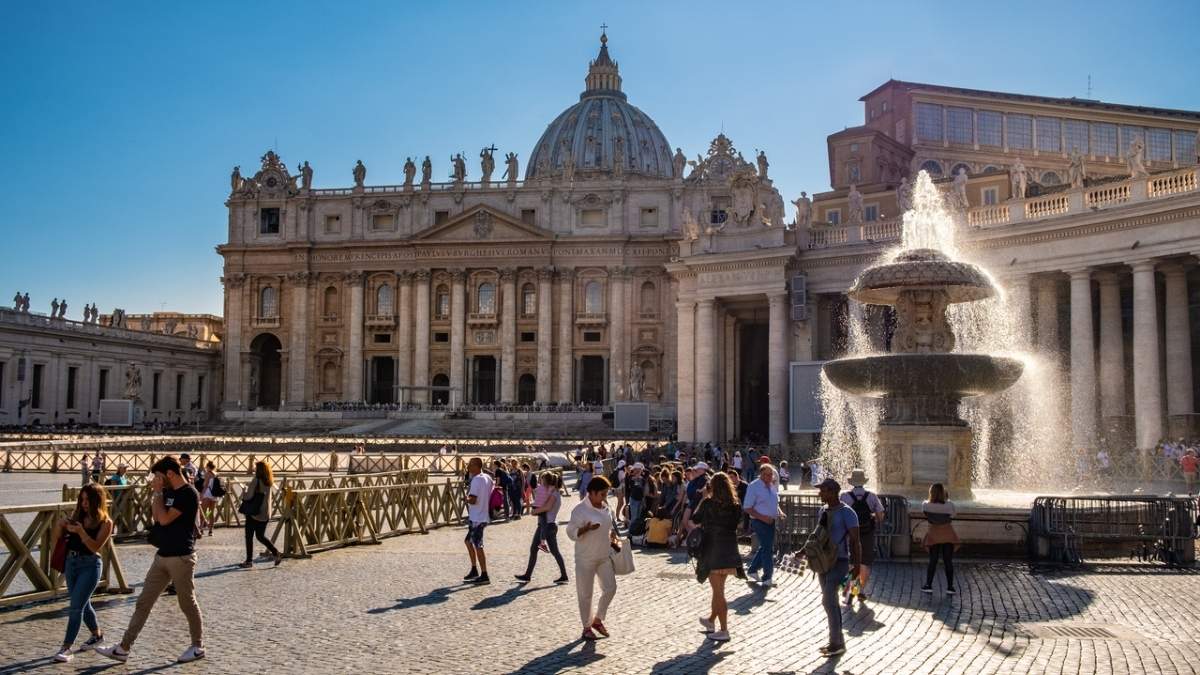 SÓ USO EDITORIAL vaticano roma itália basílica de são pedro