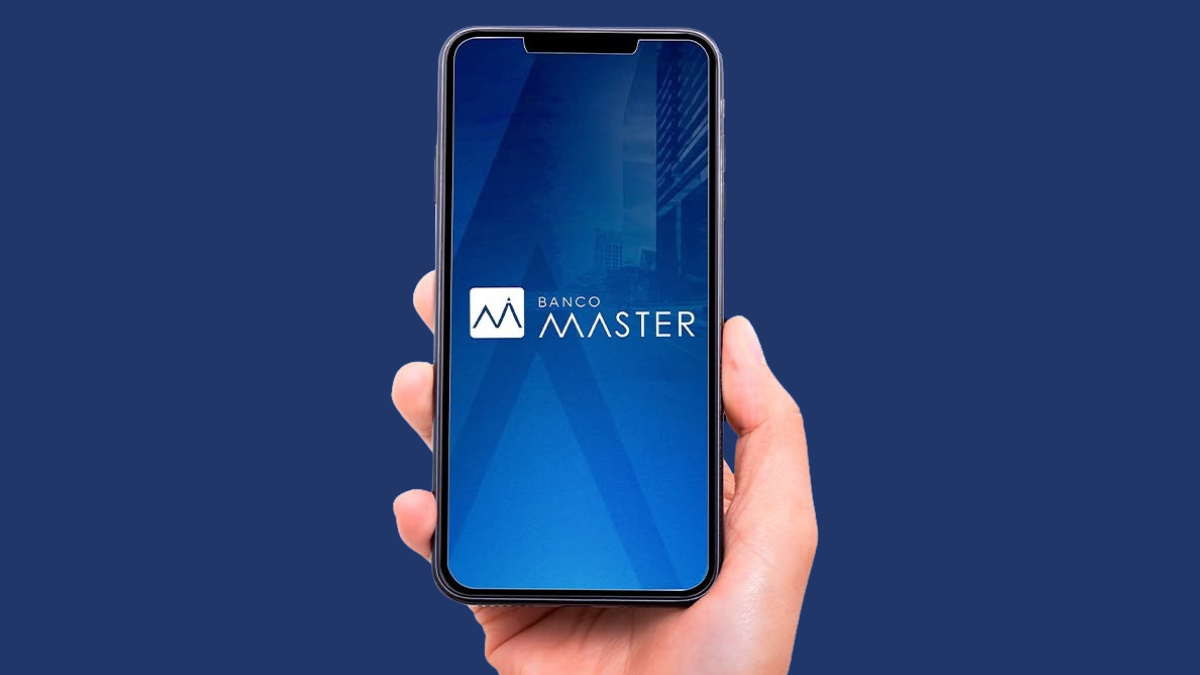 Celular com o aplicativo do Banco Master aberto.