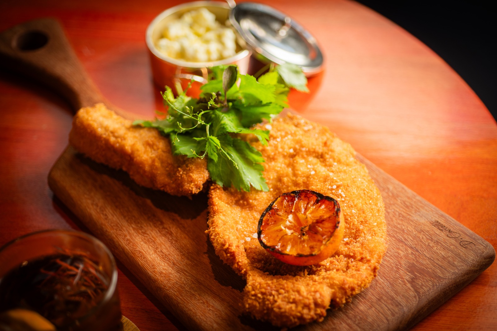 Prime rib de porco moura à milanesa (R$ 219)