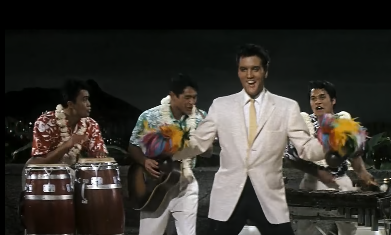 Frame de filme de Elvis Presley