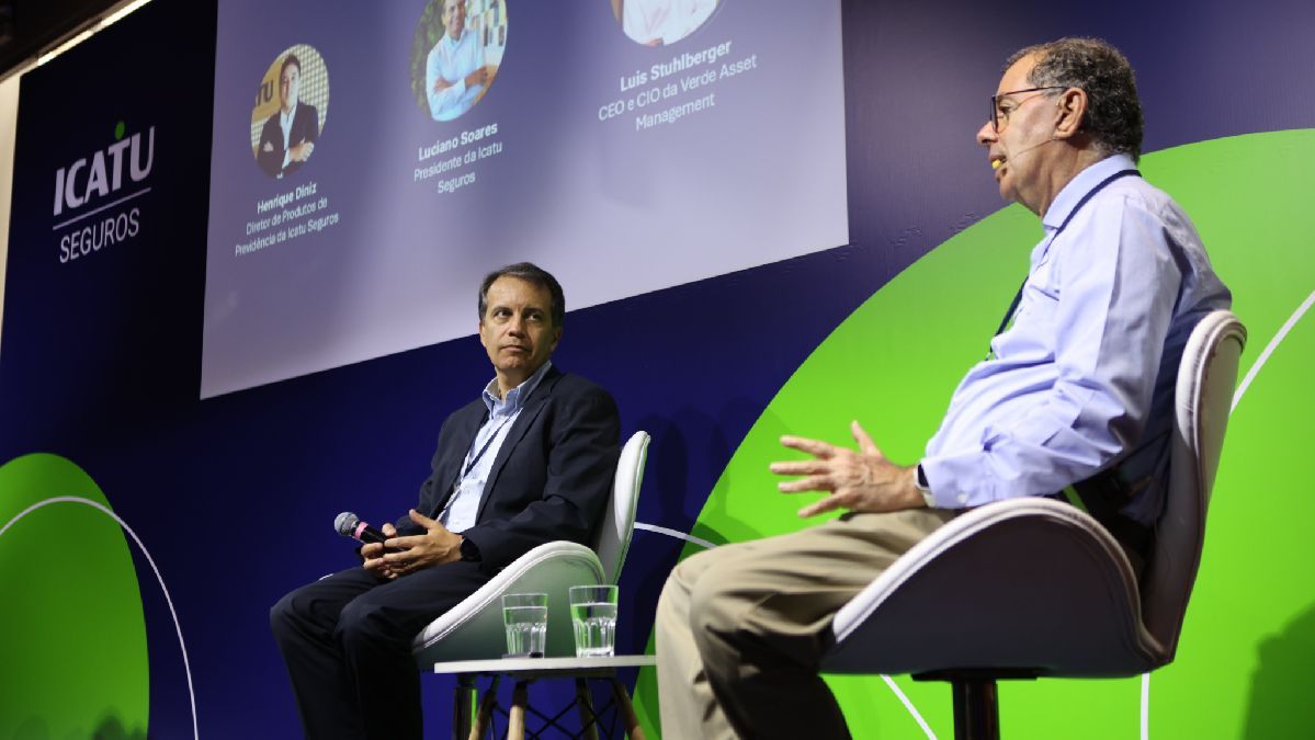Luis Stuhlberger, gestor do fundo Verde, e Luciano Soares, CEO da Icatu Seguros, em evento de lançamento de fundo de previdência da Verde Asset em parceria com a Icatu