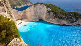 Roma? Londres? Nada disso: destino mais lotado da Europa é ilha (supostamente) paradisíaca na Grécia