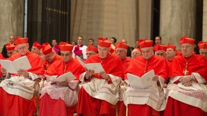 O conclave começou: os favoritos, a fumaça branca e o que você precisa saber sobre a escolha do novo papa