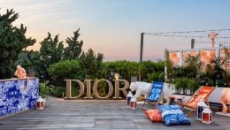 Por que as marcas de luxo ‘invadiram’ o verão europeu com pop ups?