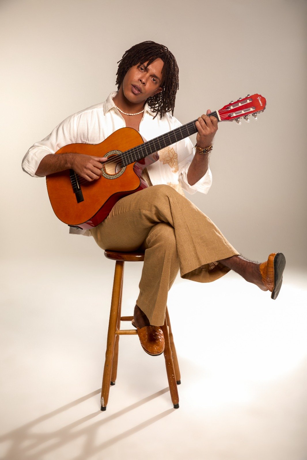 Raphael Elias como Djavan