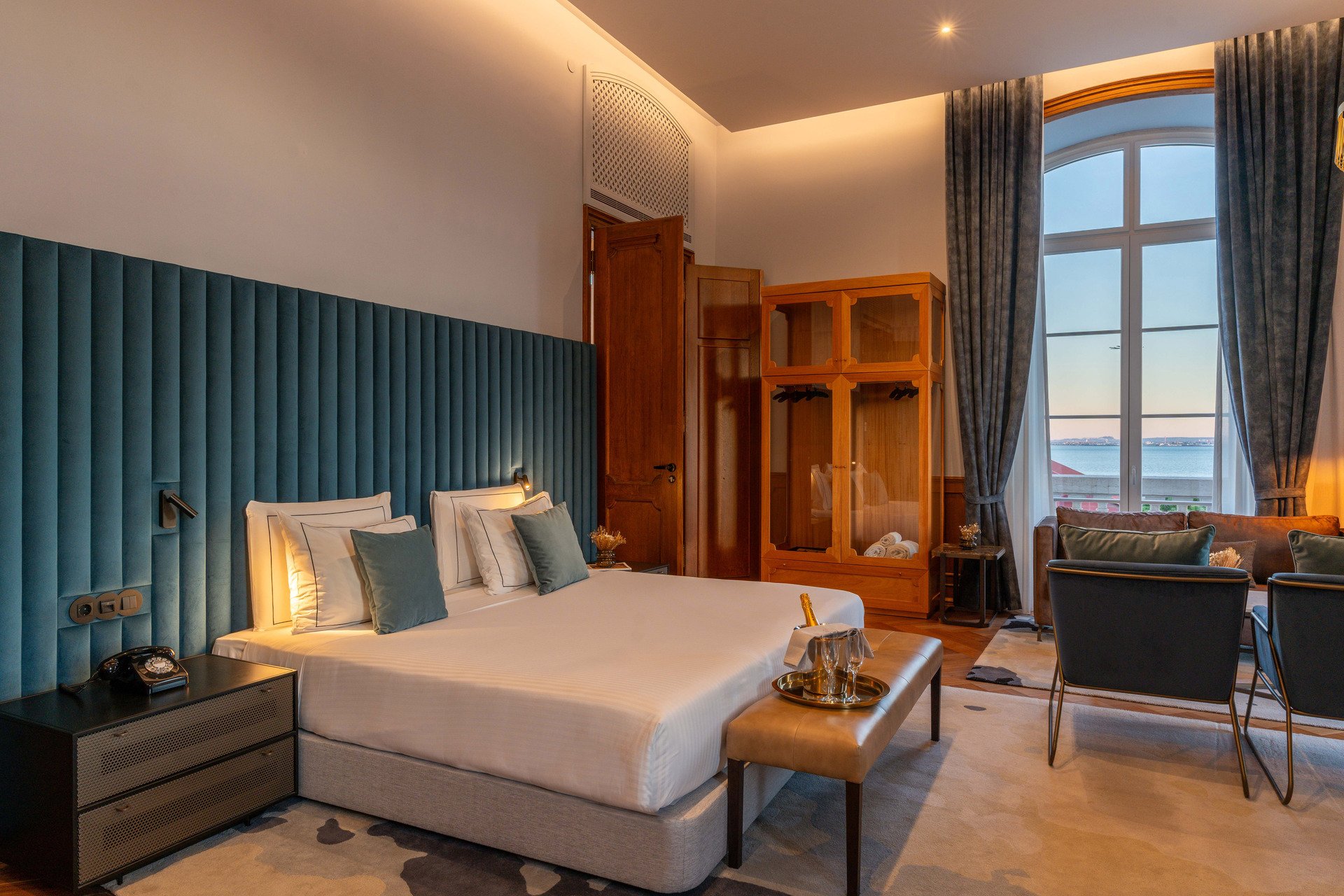 Master Suite River View