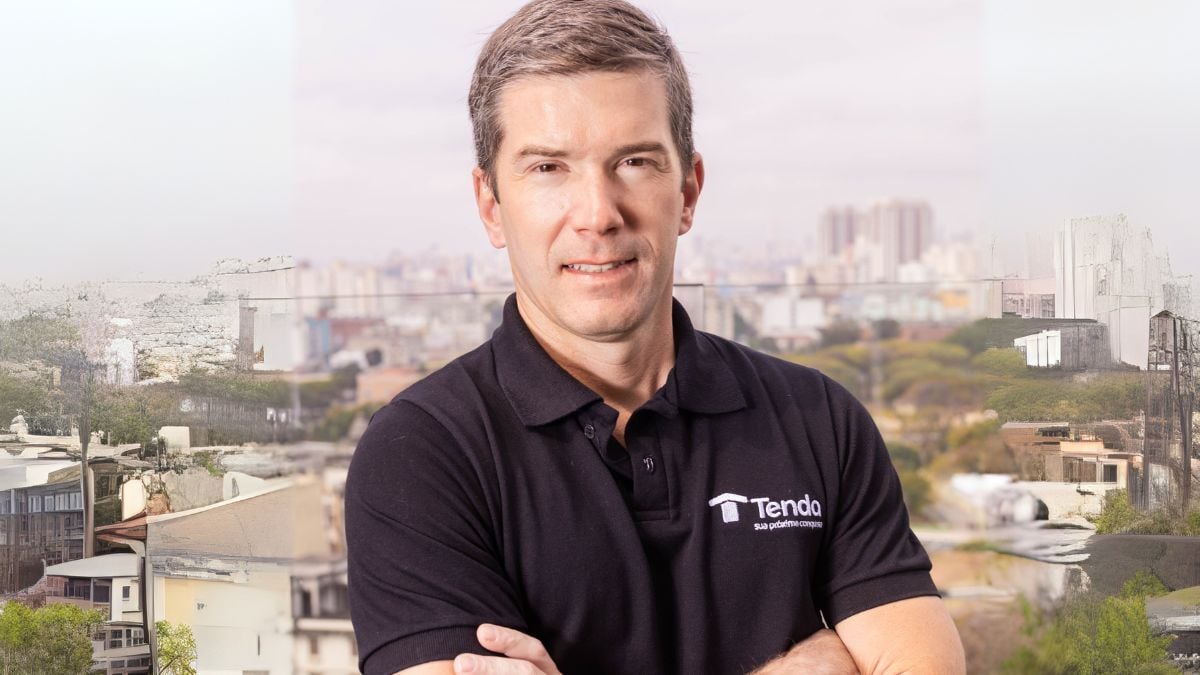 CFO da Tenda de braços cruzados