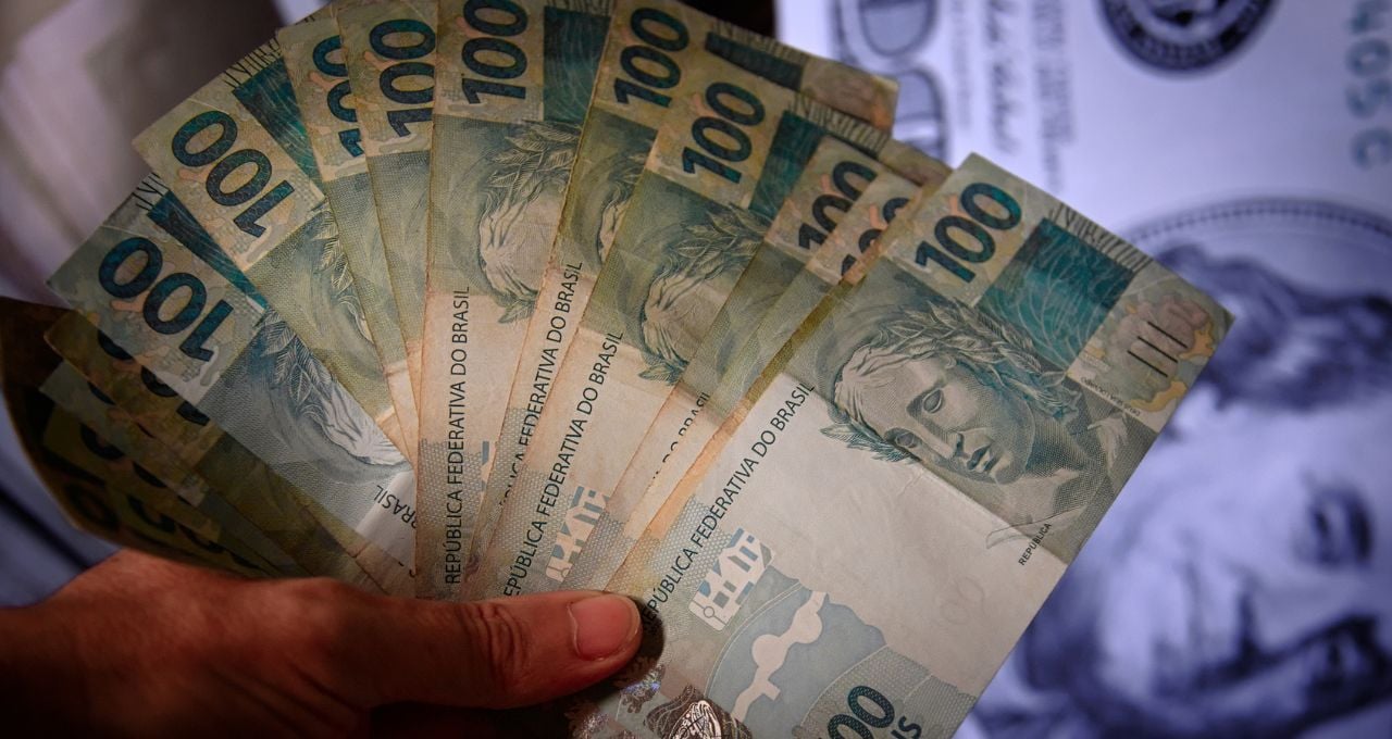 Notas de cem reais