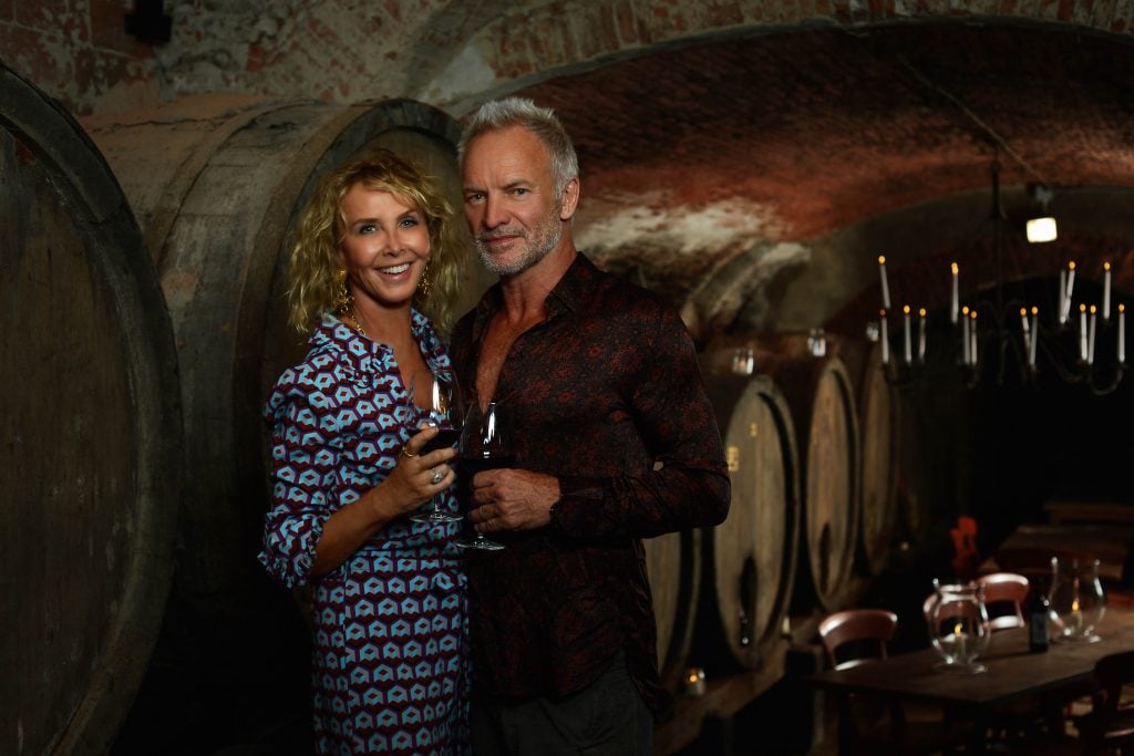 String e a esposa, Trudie Styler: vinícola na Toscana