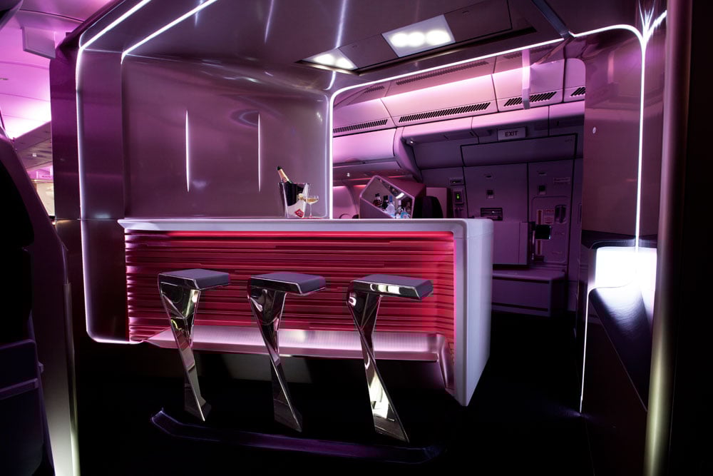 The Bar, espaço icônico da Virgin Atlantic, será eliminado dos voos da companhia até 2030